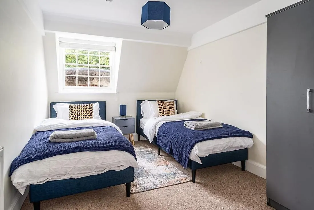 Beautiful Character 3 Bed City Centre Apartment Bath