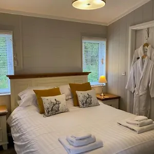  Lodge Hollicarrs - Sunflower United Kingdom