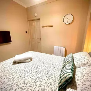 Newly Refurbished, With Permit Parking Apartment