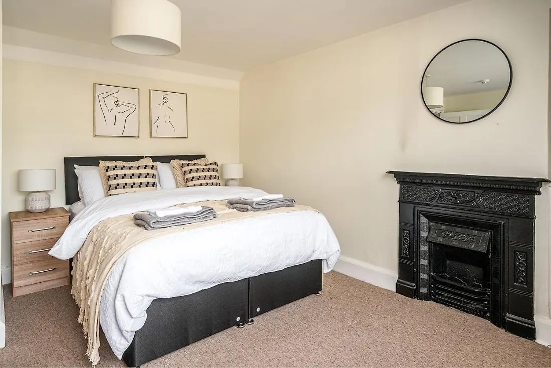 Beautiful Character 3 Bed City Centre Apartment Bath United Kingdom